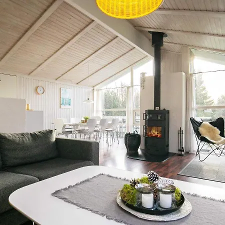 Сasa de vacaciones Four-bedroom In 3 Nordenbro Vesteregn