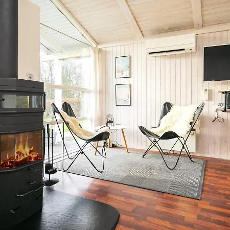 Four-bedroom In 3 Ferienhaus *